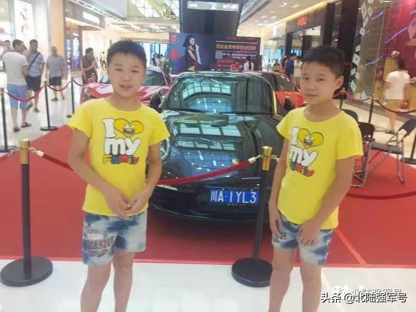 军营里的双胞胎兄弟,双胞胎兄弟真假教官