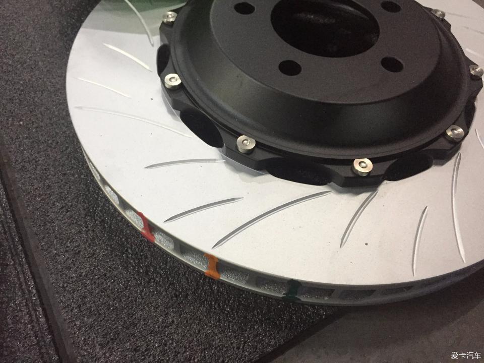 宝马3系换tei刹车,宝马3系的自动刹车功能测试