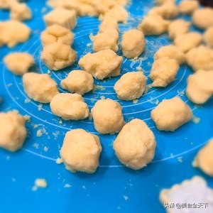 绿豆糕自己做细腻顺滑健康超好吃,自制的绿豆糕怎样才能做得干燥些