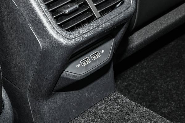 大众宝来2020款1.4t落地8万,1.5l宝来和1.6l轩逸哪个动力好