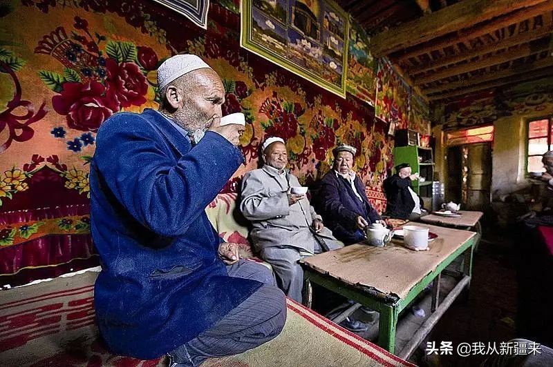 喝了这么多年的茶都是白的,喝了那么多年的茶才算喝出点滋味