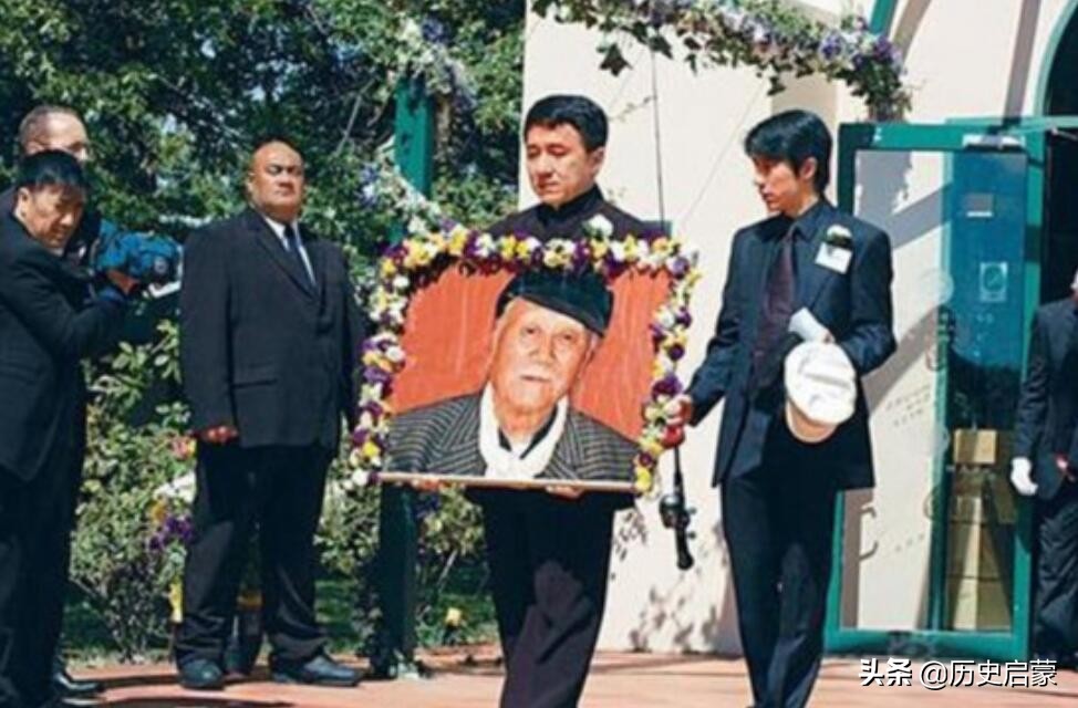 前军统特工，在香港生下儿子成龙，教育他不要忘回安徽老家寻根