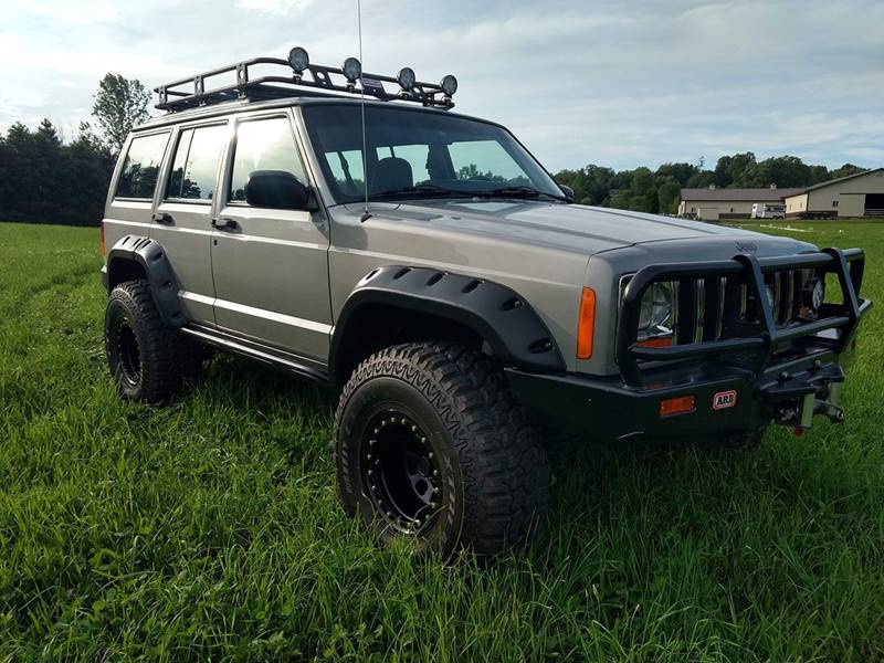 爆改的Jeep切诺基，太帅了！这气场一点也不输牧马人嘛