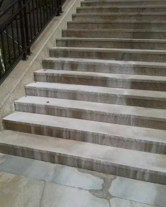 石材反碱和泛碱的区别,室外地面石材泛碱怎么办