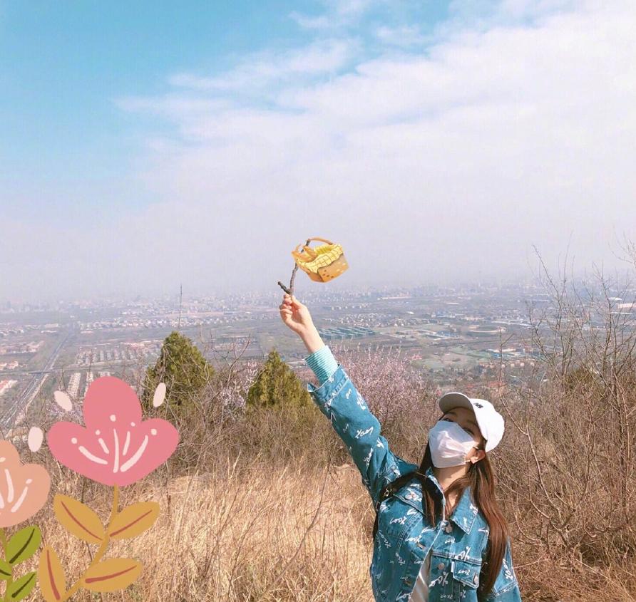 李兰迪的冬日可爱穿搭,李兰迪粉色碎花裙穿搭