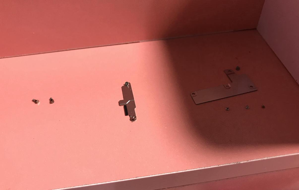 摔坏的iphone换新,报废苹果手机复活之路