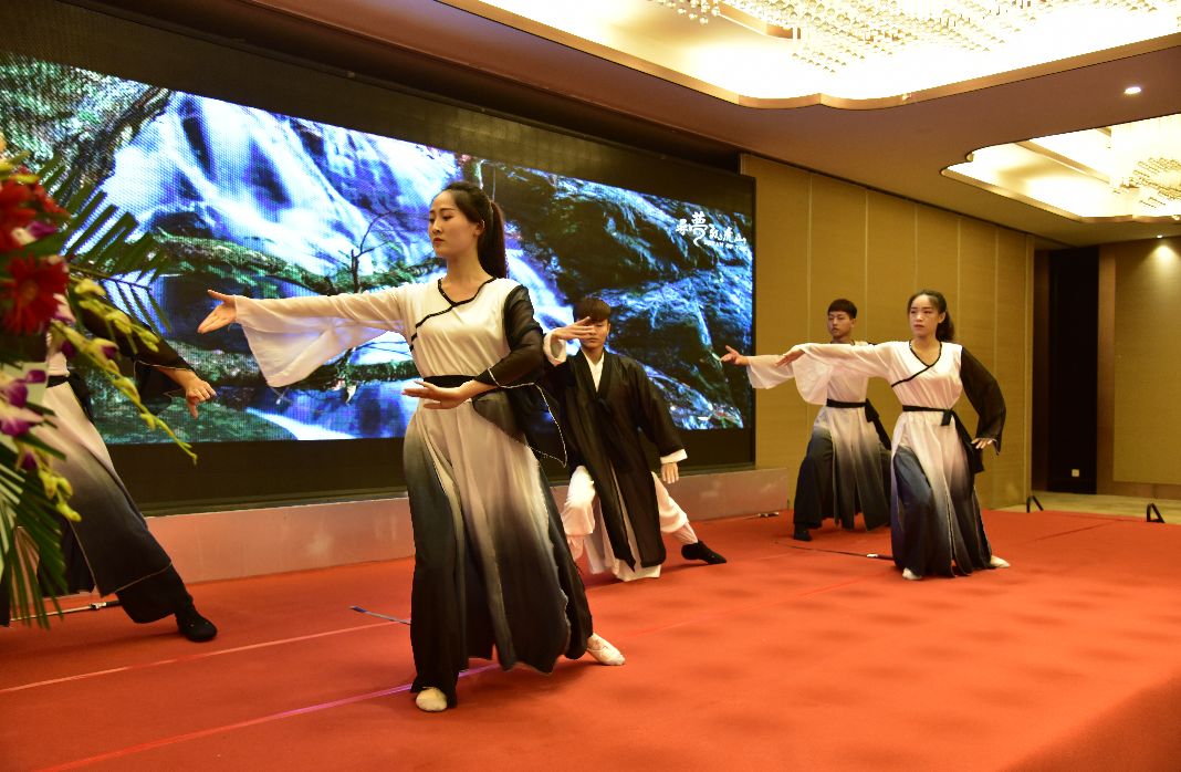 龙虎天下绝文化旅游节,鹰潭市龙虎天下