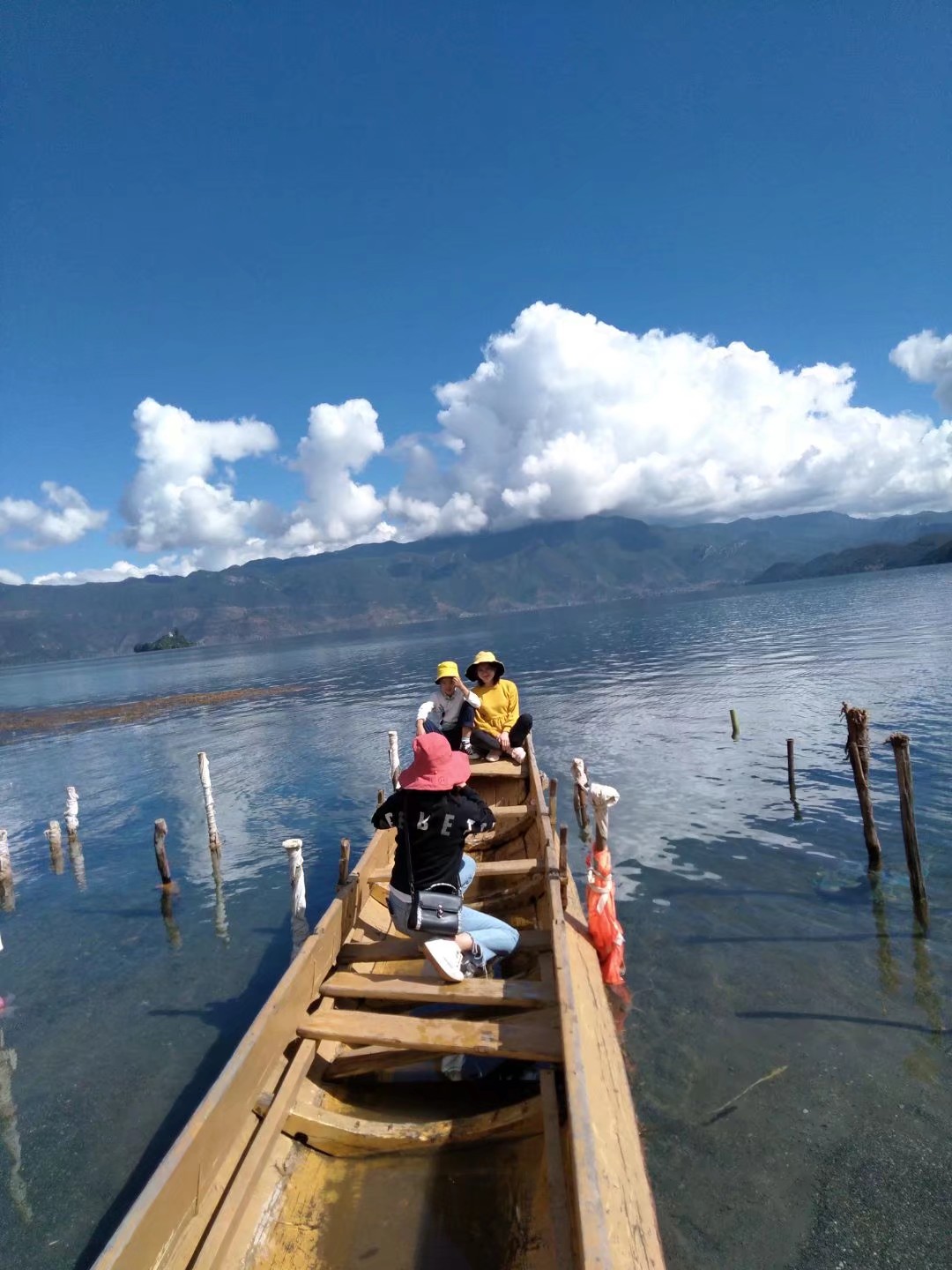 穿越现实的水手——读祝发能散文集《岩泉》