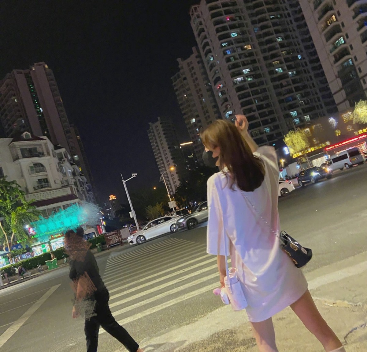 秦岚路人照,秦岚晒三亚度假照片