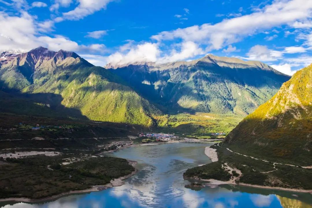 一生必去的10个旅游地方,一生必去的30个旅游地点