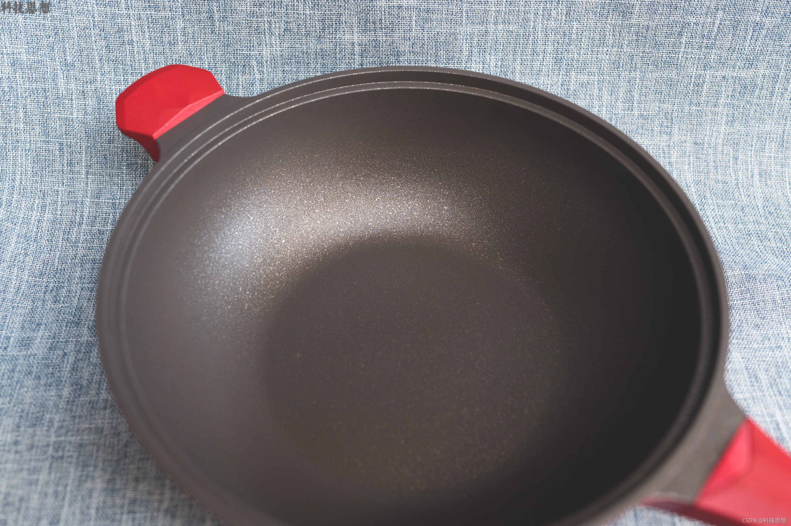 一擦就干净的平底锅，功能还真不少，帝伯朗菲尼雅浮雕钛钻不粘锅