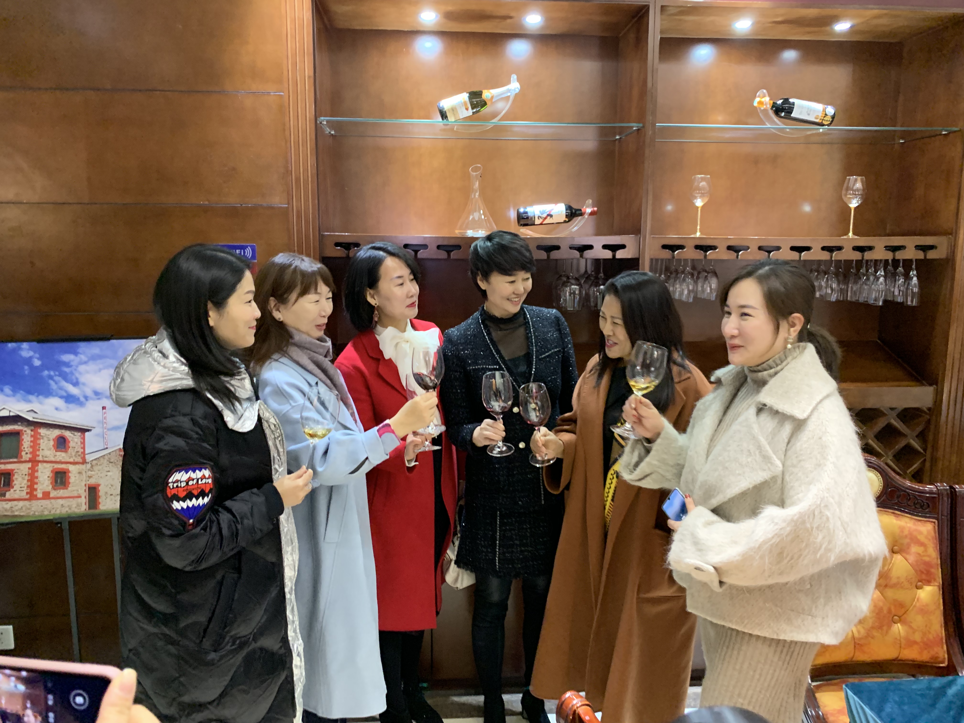 进口葡萄酒走进呼和浩特市鉴酒小程序帮您鉴别葡萄酒真假