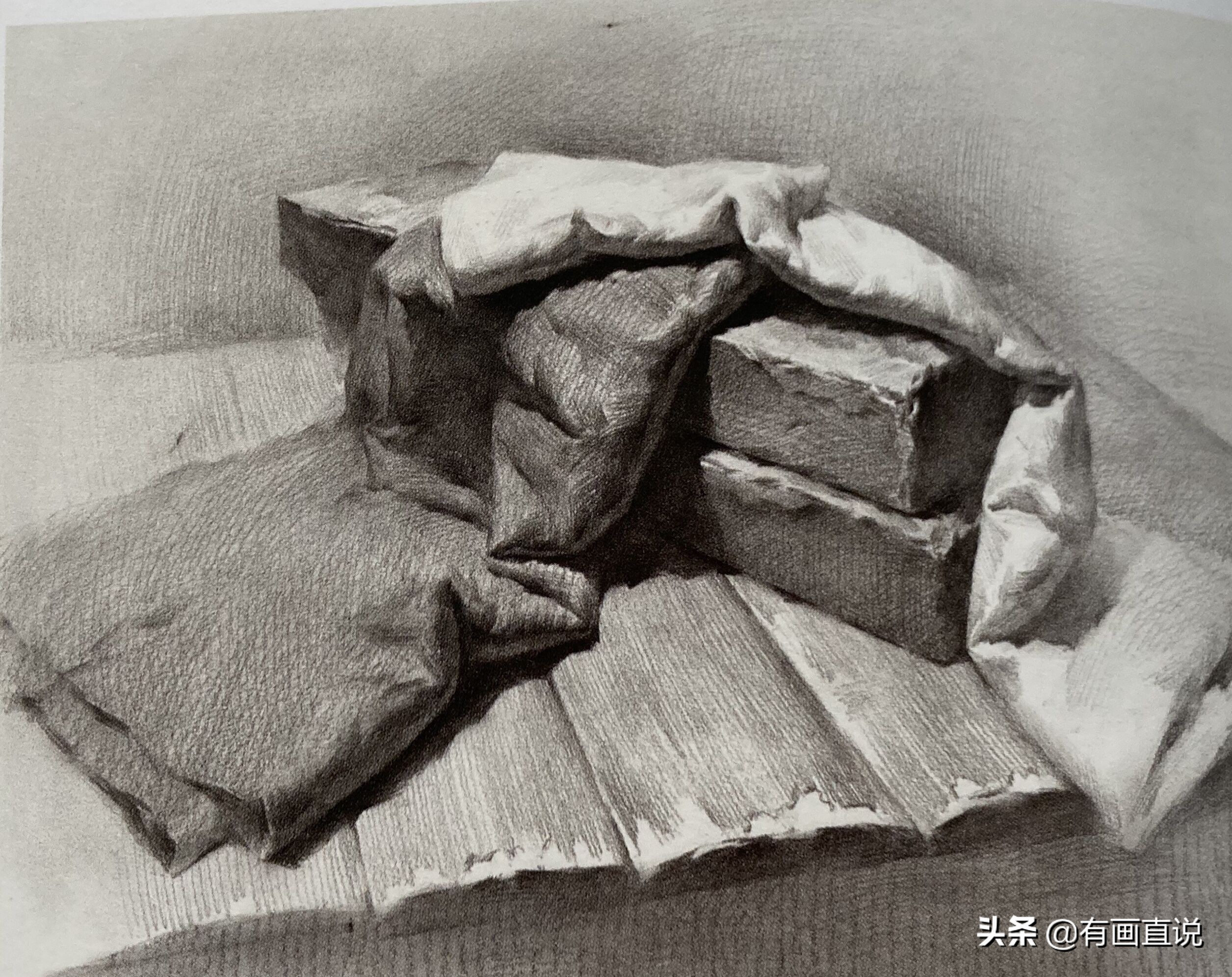 素描绘画中你容易忽略的细节，衬布和衣服的刻画，分享课程素材