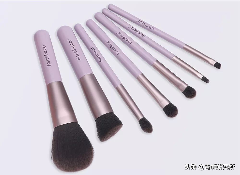新手化妆入门化妆刷,入门级化妆教程彩妆