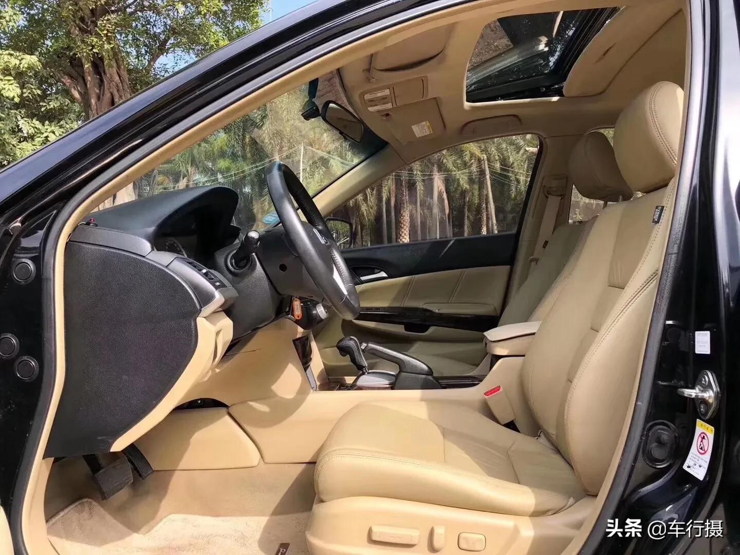 八代雅阁2.0高配内饰什么样,本田雅阁2.0八代半发动机照片