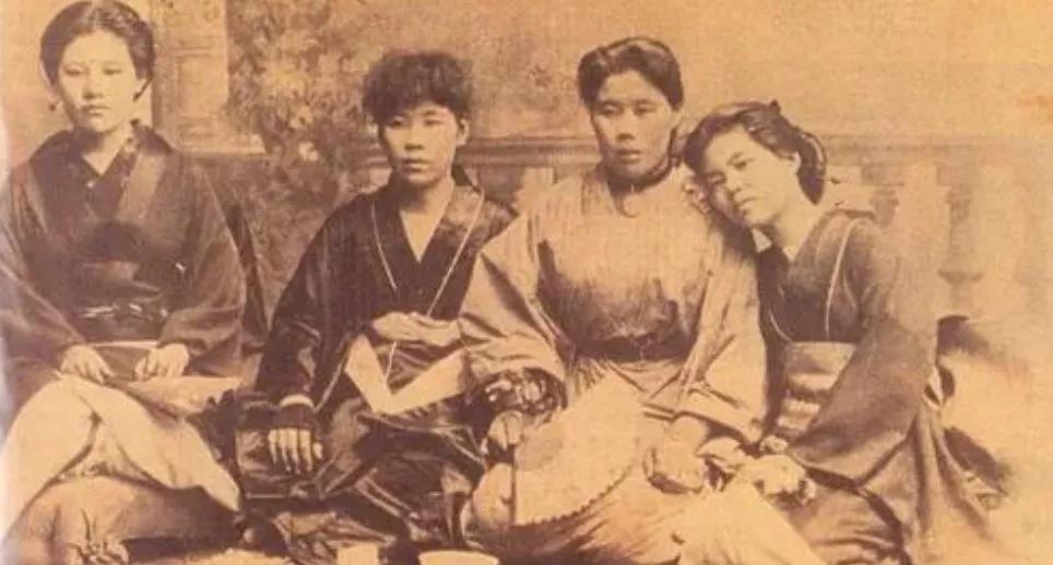 揭开日本“南洋姐”的凄惨，这些为岛国*身卖**的女子，真令人心疼