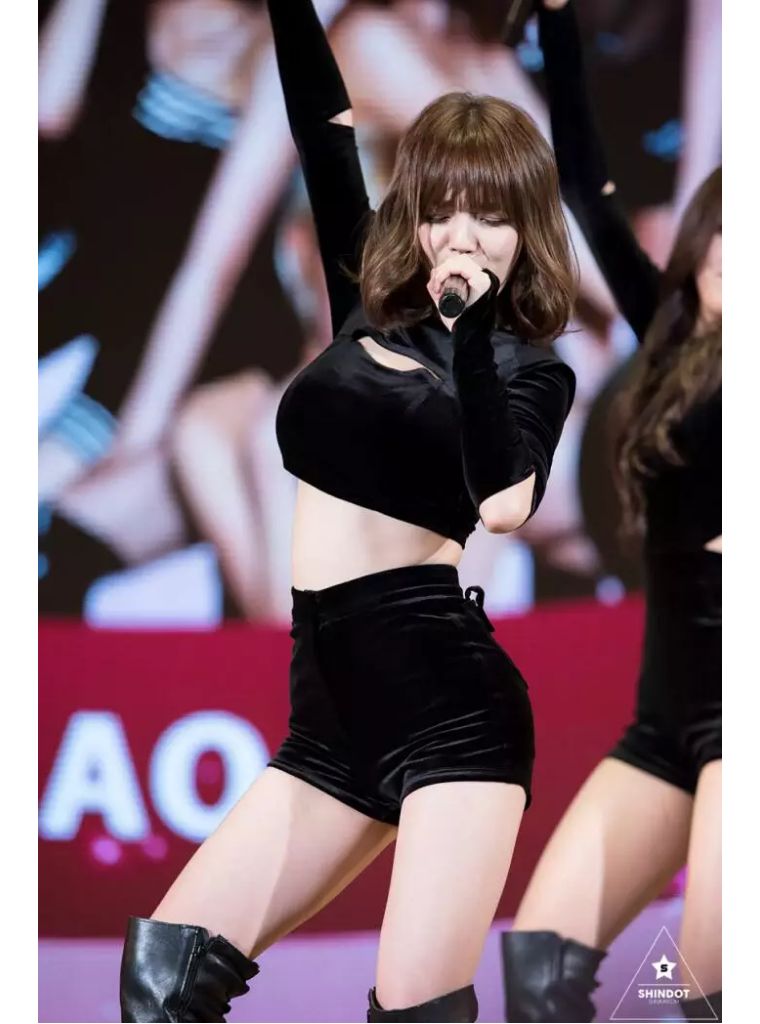 脸颊没肉是太瘦了么,韩国爱豆要瘦到多少斤