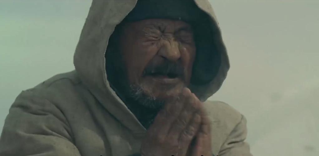 75岁老头被狼群追杀徒手大战狼群,放羊老汉遭遇狼群