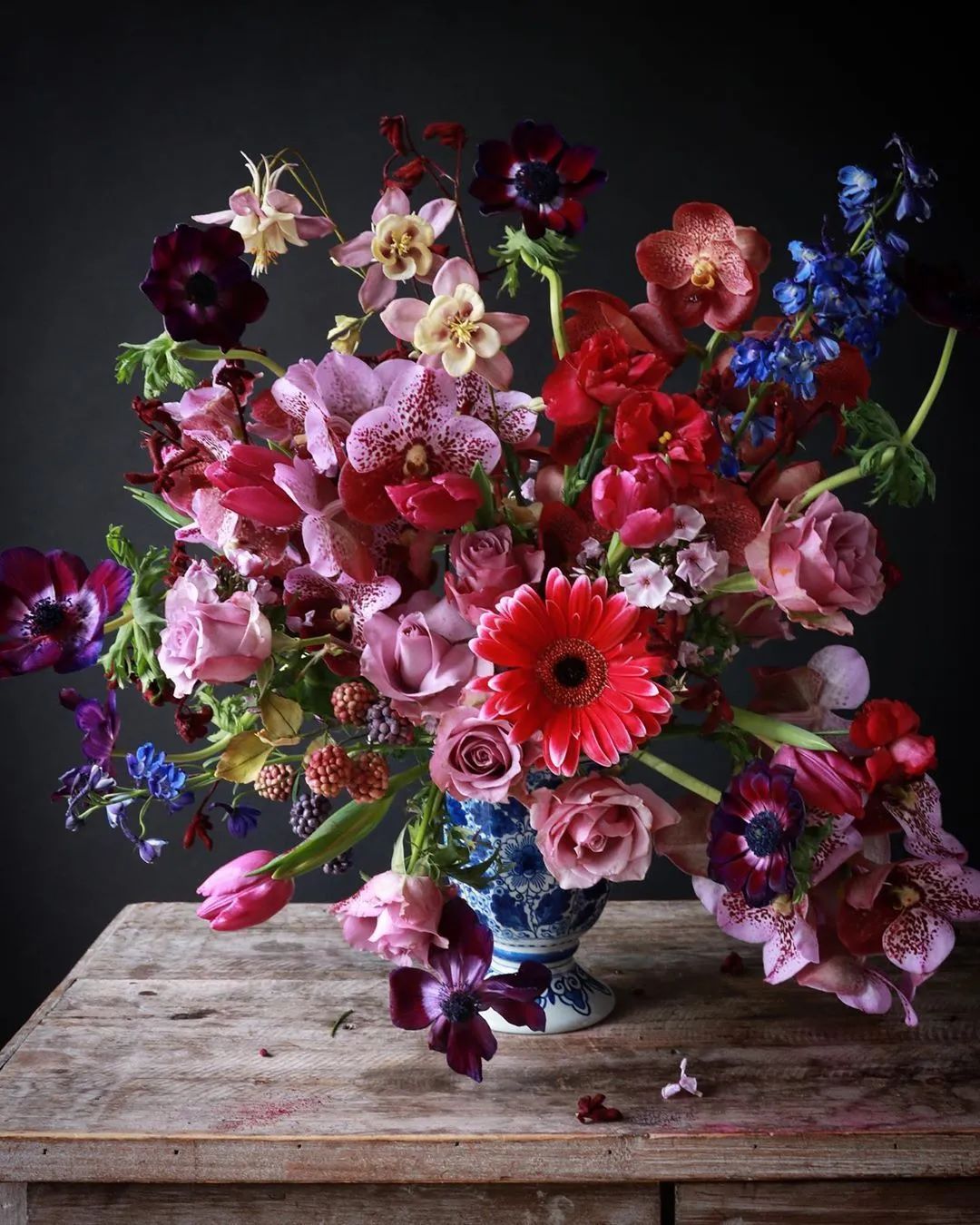 青花瓷的装饰是怎么弄,青花瓷式装饰风格