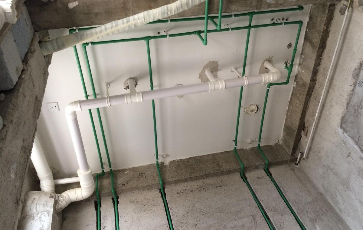 水电走顶和水电走边的差距,装修有水电都走顶的吗