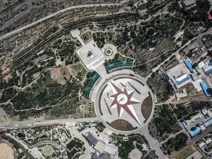 矿坑改造最美公园,矿坑改造湿地公园视频