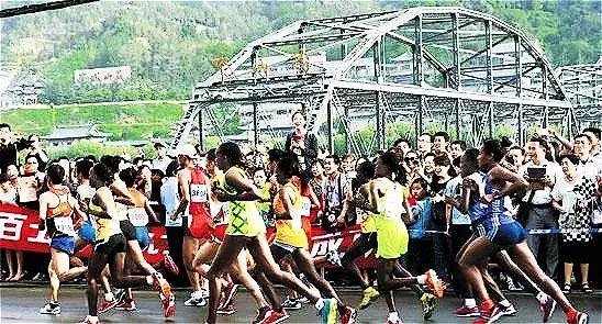 兰马跑团周末常规跑进行中,周日跑个半马说说