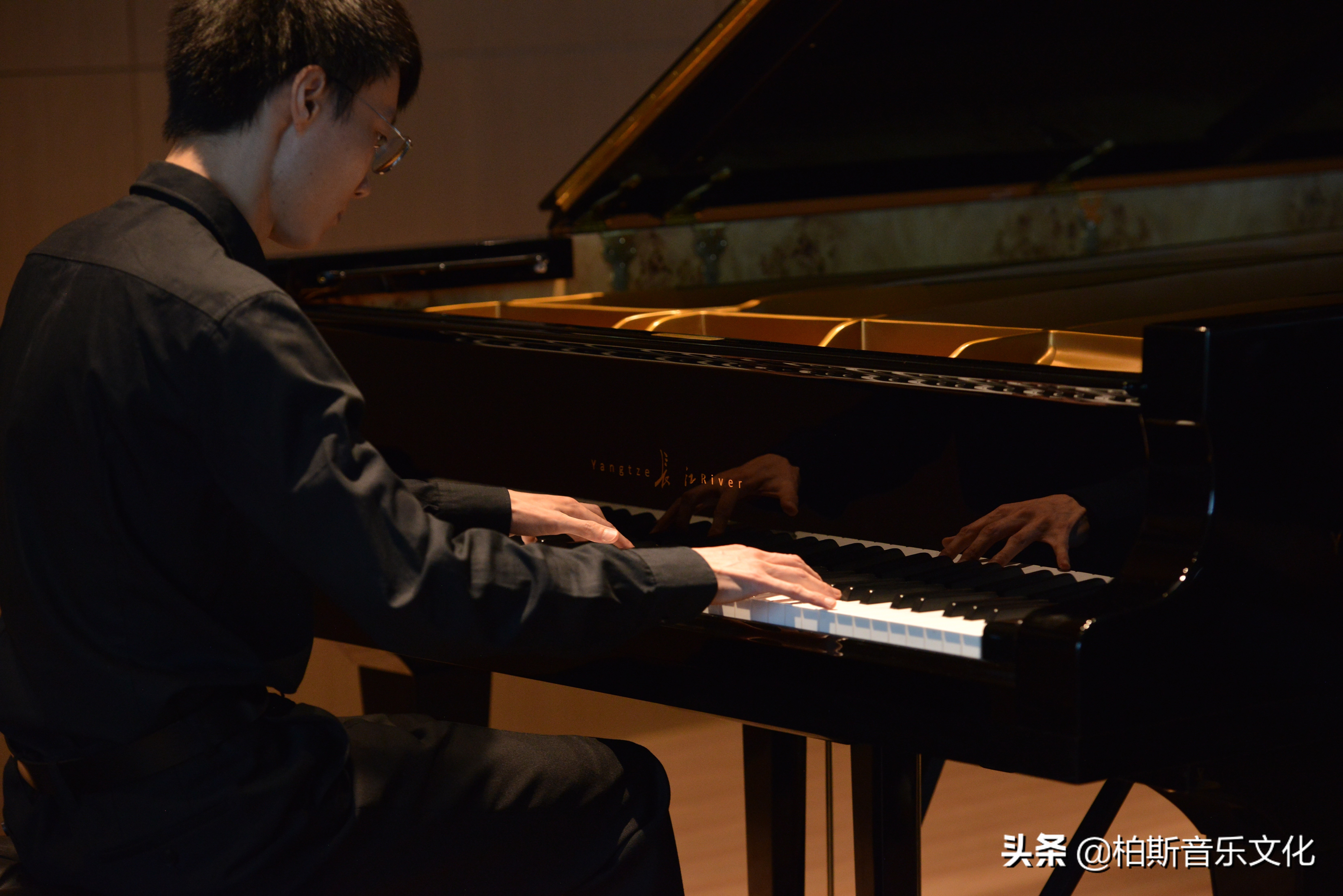 琴声飘扬,长江钢琴助力真香暑假