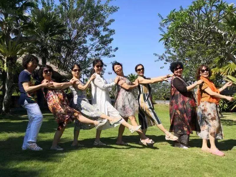 五一小长假怎么拍照,五一教妈妈出游拍照