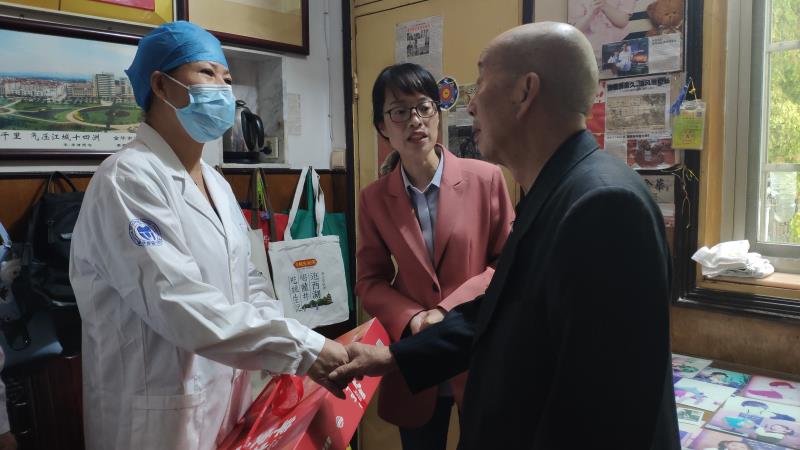 送健康进基层为民服务暖人心,送爱心送温暖到千家万户