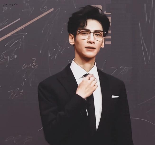 黄晓明暴瘦20斤的图片,黄晓明暴瘦五十斤