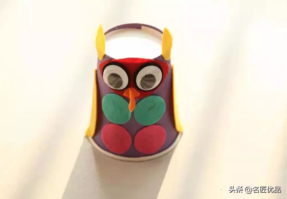 用两个纸杯手工制作纸杯娃娃,用纸杯做的纸杯手工