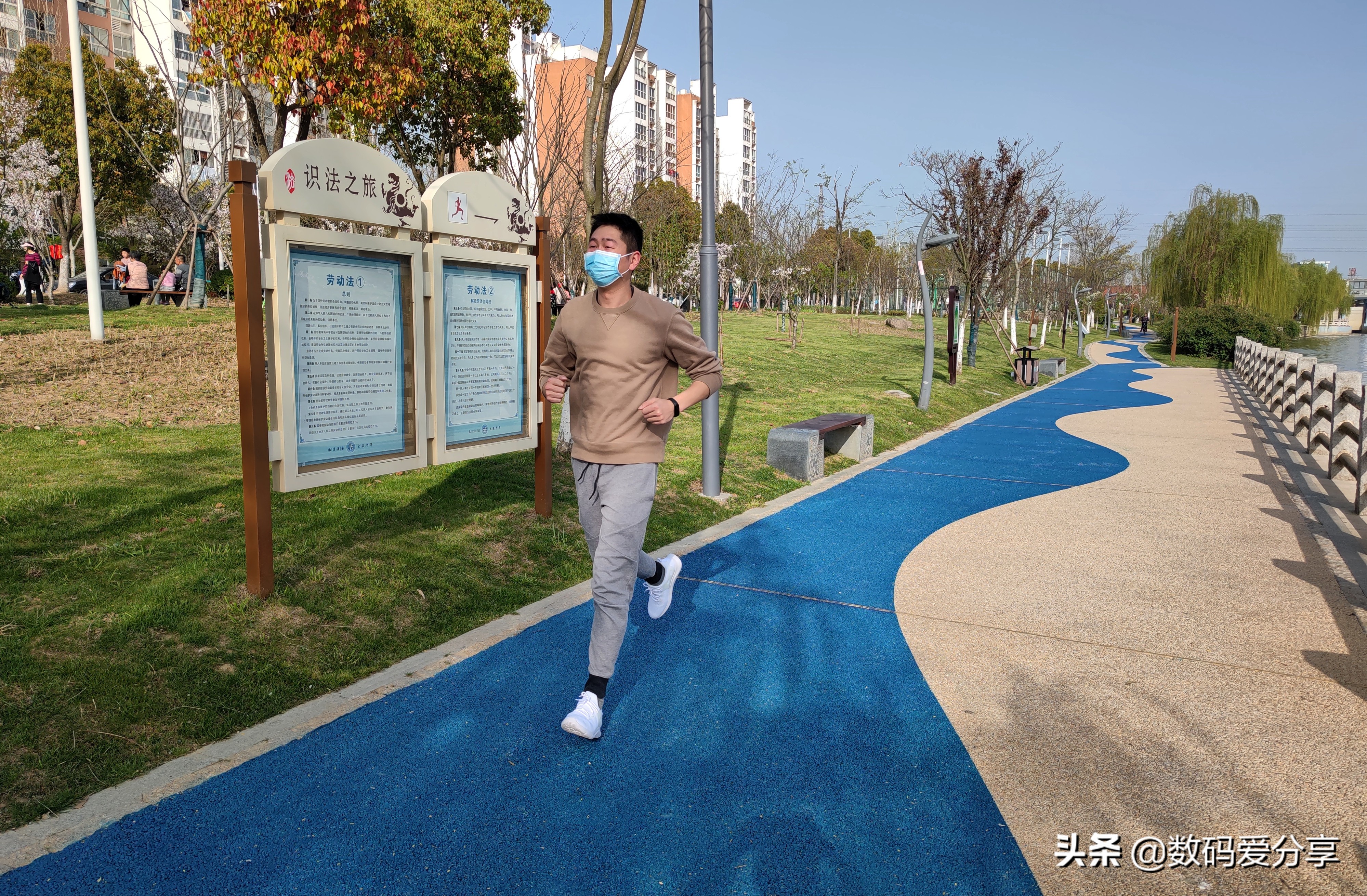 百元价位的咕咚5k跑鞋体验分享,咕咚智能跑鞋42k首款全马跑鞋之选