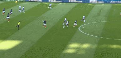 2015足坛五虎上将梅西c罗领衔,梅西c罗姆巴佩哪个更强