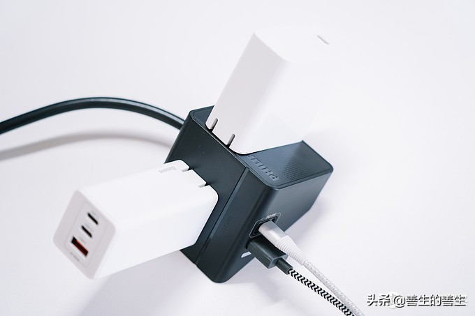 飞利浦原装充电器a7610,飞利浦充电宝带线20000毫安快充