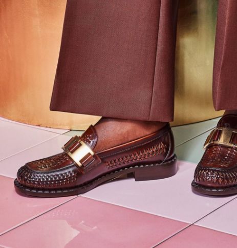 prada上海新店,prada走在时尚前沿