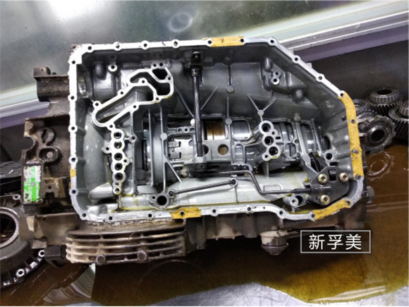 奥迪q3变速箱渗油维修多少钱,奥迪a4l起步变速箱打滑