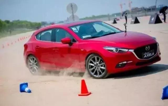 人人都爱聊操控，那么这“操控”到底指的是什么？