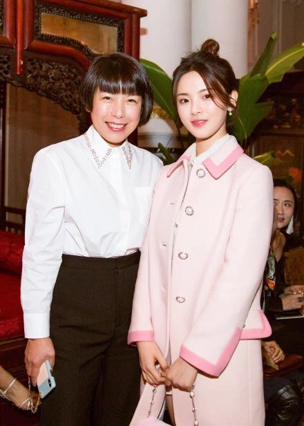 杨超越变公主,杨超越淘宝模特