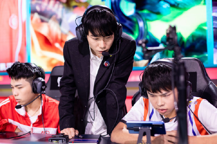 仙阁老板稳健发文怒怼LGD主教练15Sui：你这水平，KGL都打不进