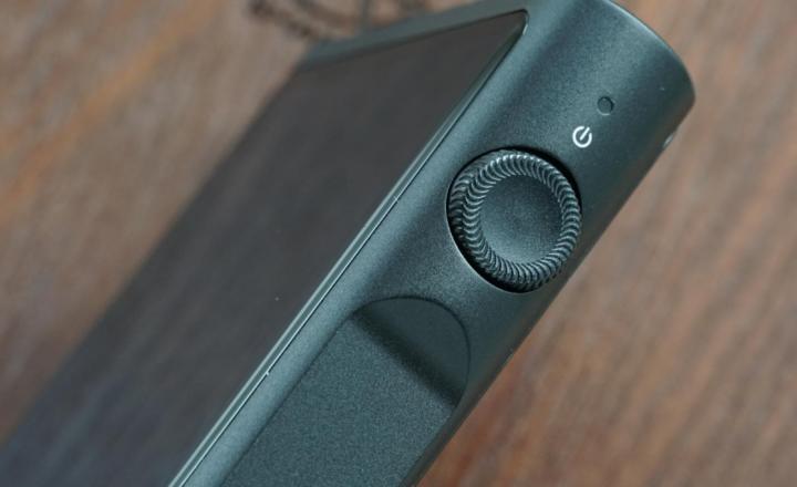 又一部能买两台苹果手机、两部华为手机的国产超豪华MP3问世了