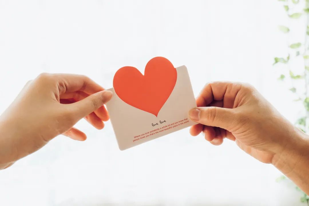 别让别人毁了我们的爱情,多少爱情毁在了口是心非