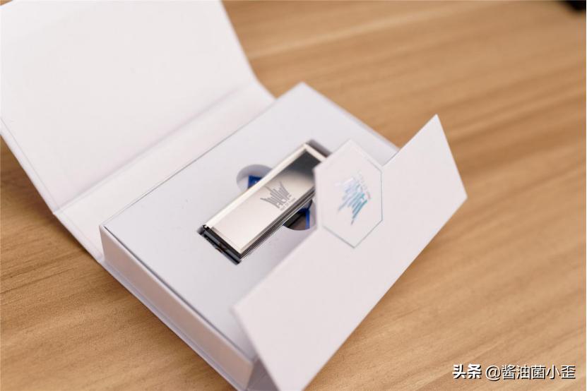 影驰rtx3090金属大师尺寸,影驰20周年纪念版rtx4090显卡开箱