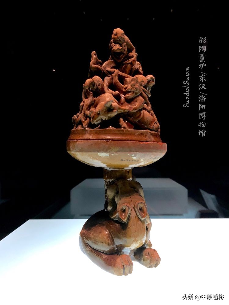 洛阳博物馆专门为二十多件珍宝成立了一个展馆