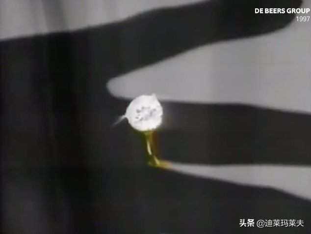 钻石销量大跌，多年的“钻石*局骗**”快要撑不住了？