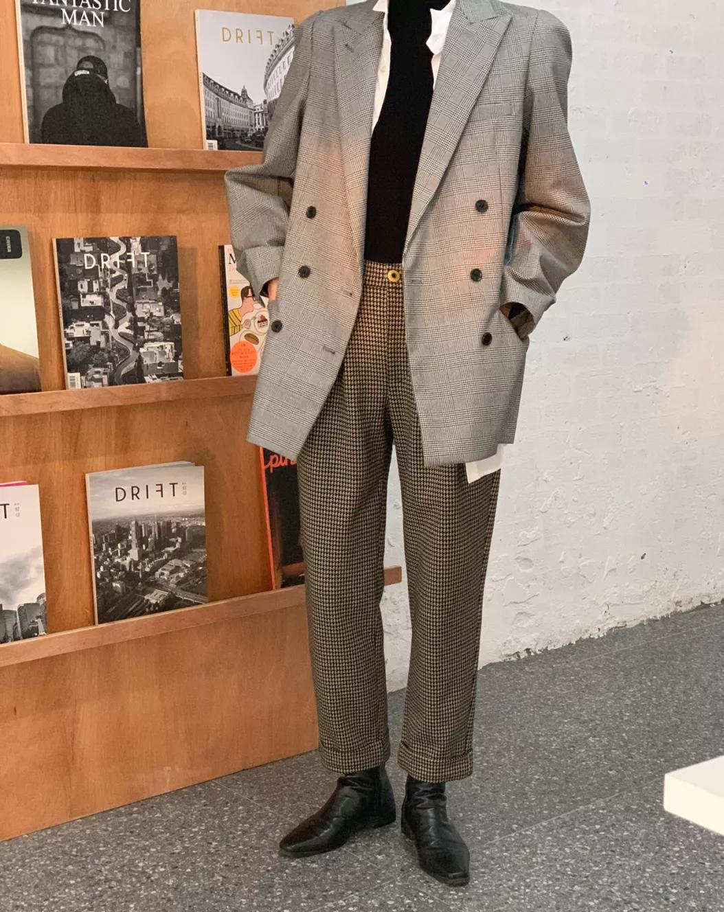 冬天里面穿毛衣外面搭配衬衫,冬天白领男士衬衫毛衣