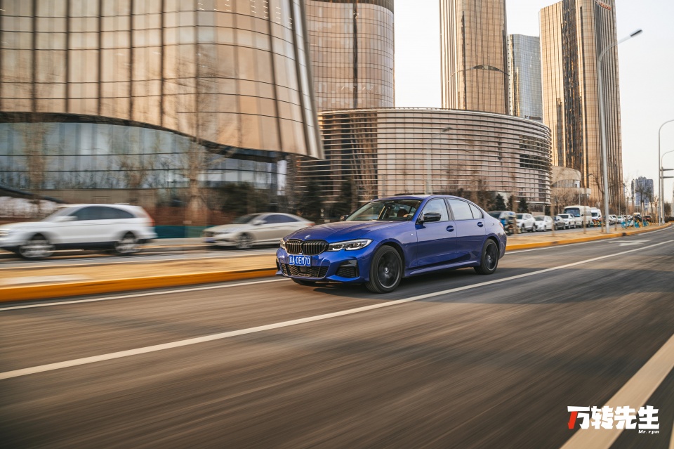 宝马330li试驾2021白色,新款宝马330li试驾