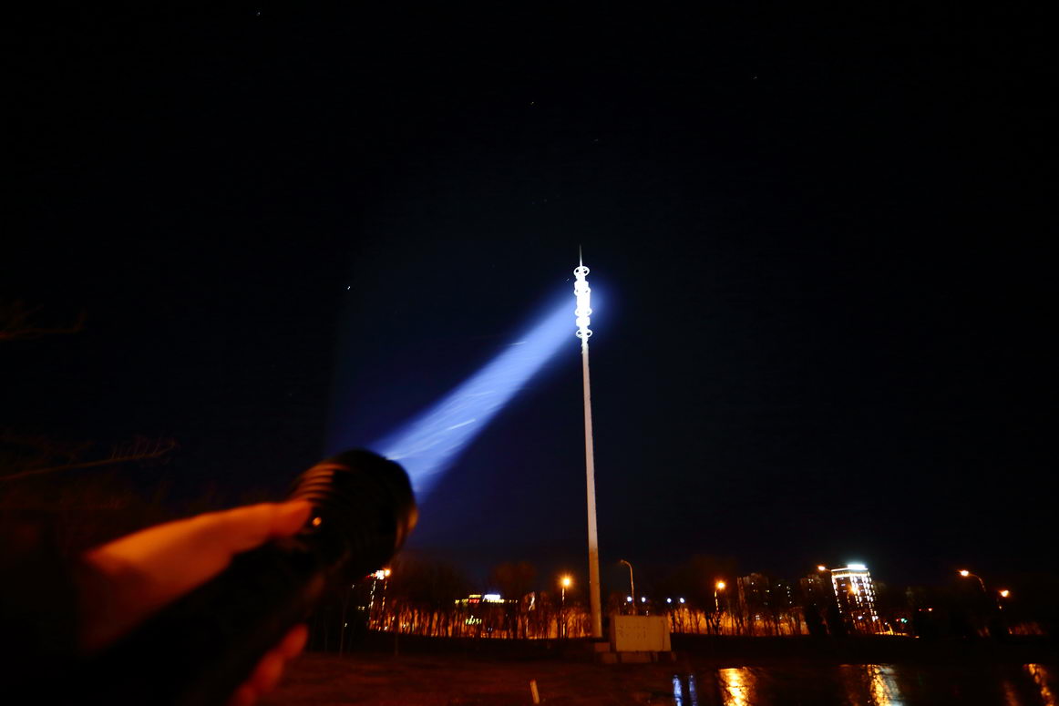 性能怪兽7500流明超级远射雷鸣兔SD90评测#科技快报#