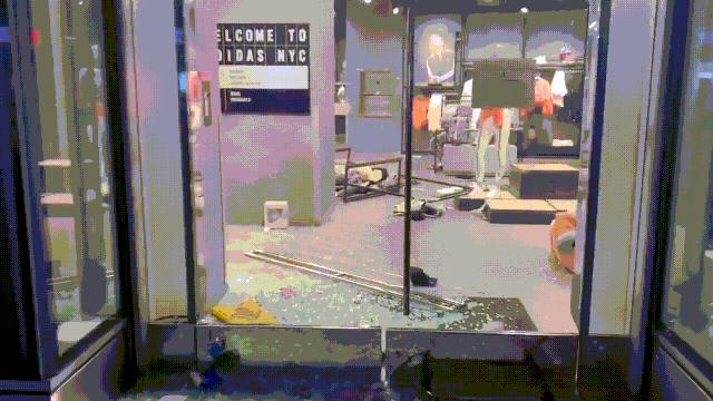 美国为什么喜欢抢潮牌,美国暴徒抢劫