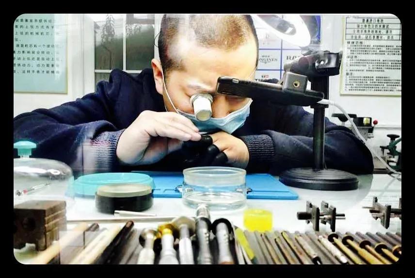 钟表维修师吴志敏丨我是表说家，让我们把时间浪费在美好的事物上