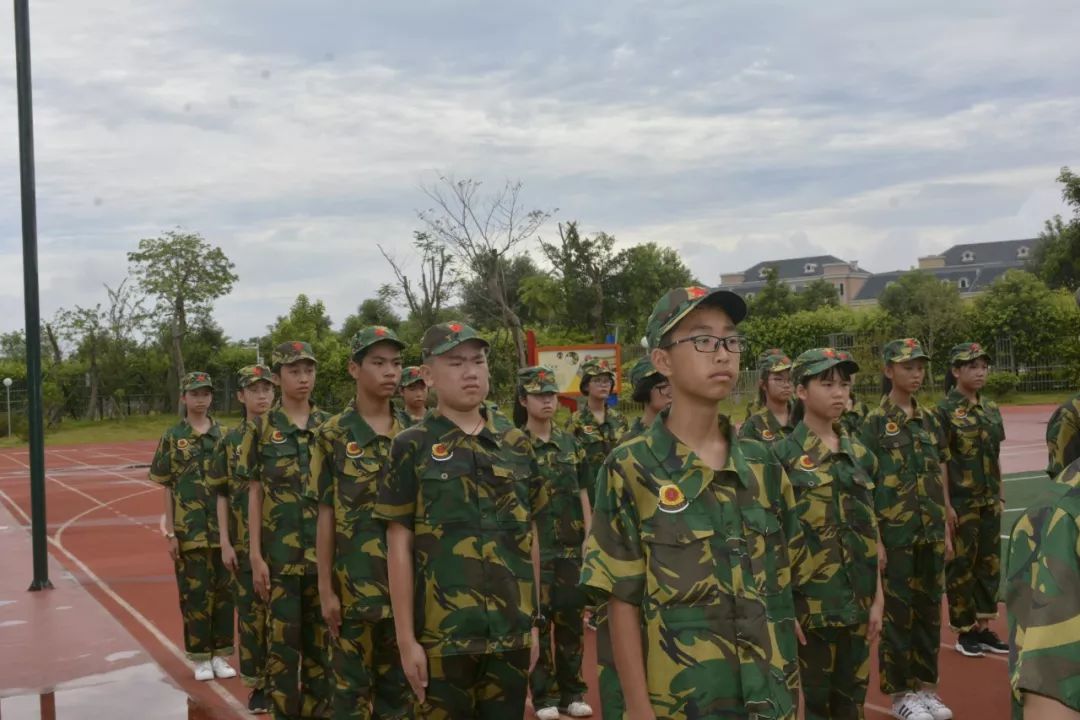 华立中英文学校是不是贵族学校,华立中英文学校升学